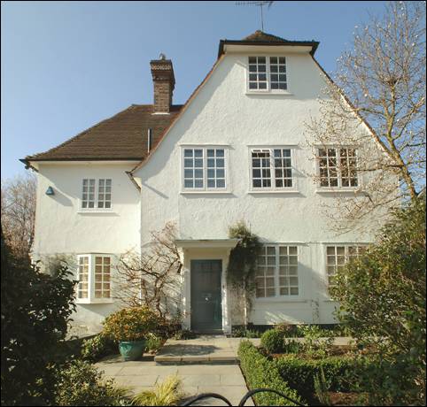 11 Bigwood Road